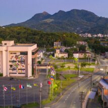 A cidade do interior do Brasil que se tornou reduto de bilionários jaraguá do sul é uma cidade considerada reduto de bilionários